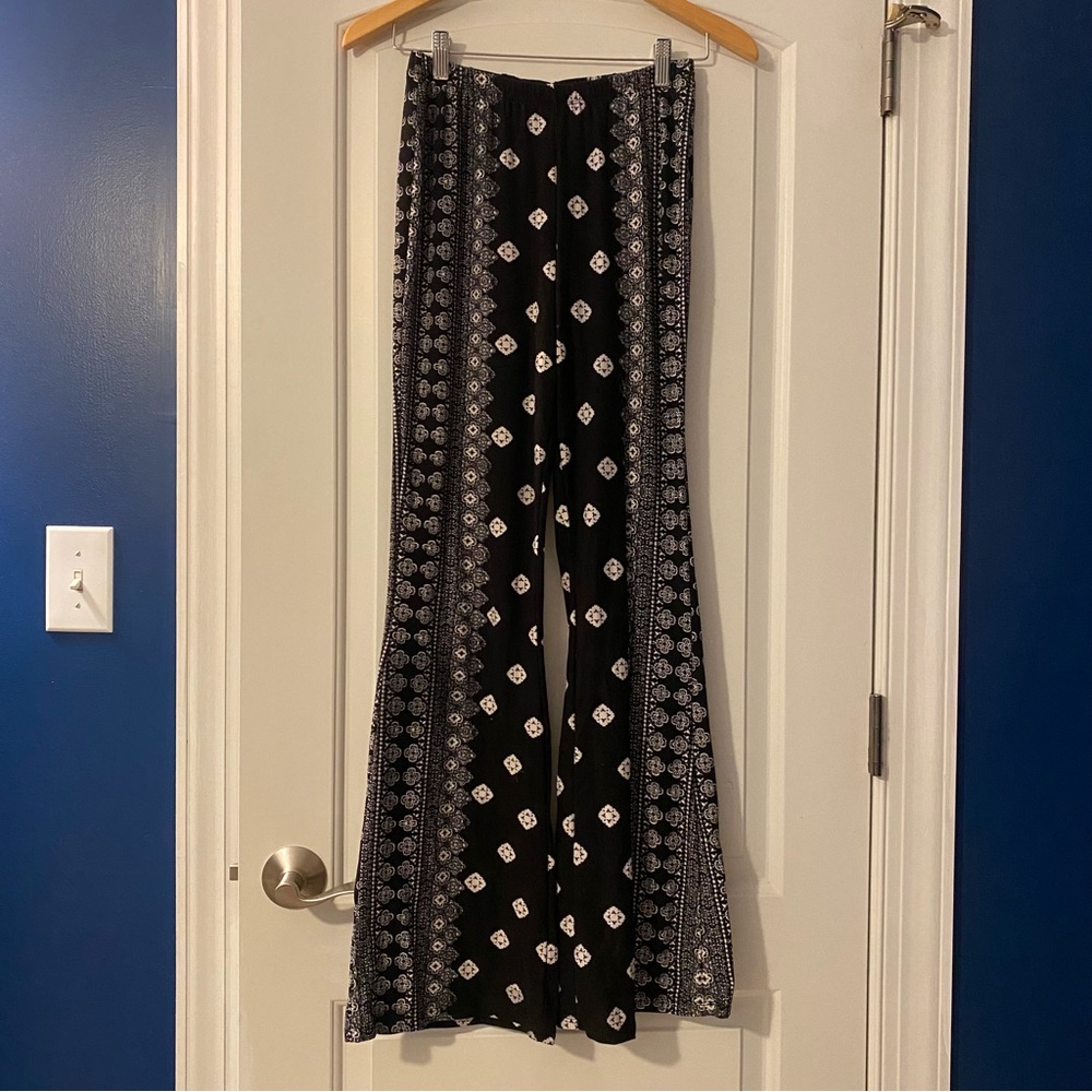 HALLOWEEN EDIT: Quinn Patterned Soft Flare Pants. 70s are back baby!